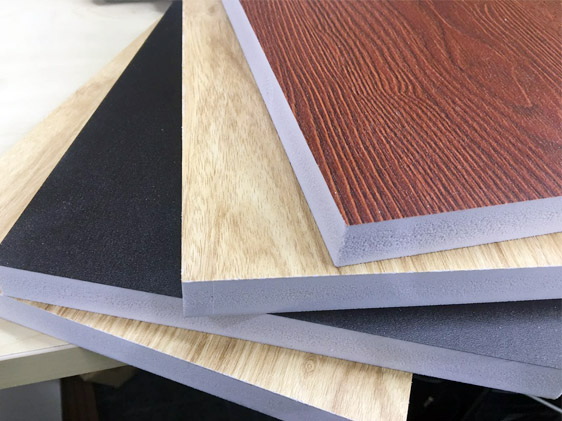 Usine de panneaux de mousse lamin&eacute;s en PVC